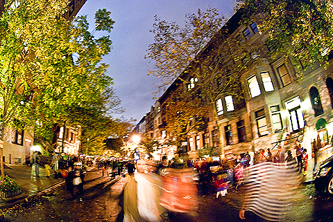 NY-Halloween-West_69th_Street_Block_Association_Party-2009-39.jpg