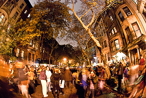 NY-Halloween-West_69th_Street_Block_Association_Party-2009-40.jpg