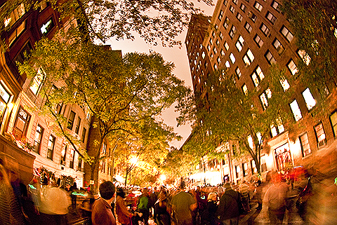 NY-Halloween-West_69th_Street_Block_Association_Party-2009-42.jpg