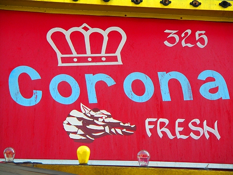 NY-Harlem-Corona_Grocery-Graffiti-13.JPG