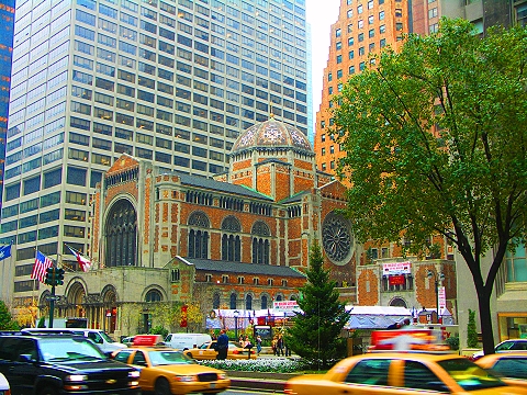 NY-Holiday_Gist_Shops_at_St_Barts-Park_Avenue-01.jpg