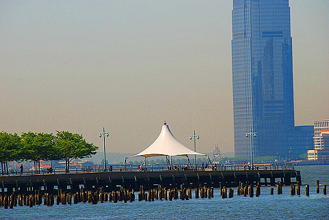 NY-Hudson_River_Park-Art_Sculptures_and_River_Views-01.JPG