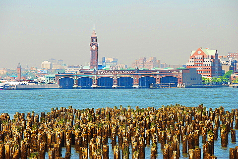 NY-Hudson_River_Park-Art_Sculptures_and_River_Views-02.JPG