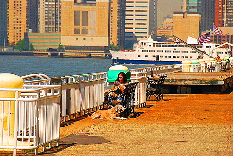 NY-Hudson_River_Park-Joggers_and_People-15.JPG