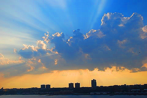 NY-Hudson_River-Sun_Behind_Clouds-01 (2).JPG