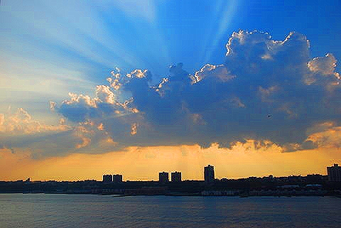NY-Hudson_River-Sun_Behind_Clouds-01 (3).JPG