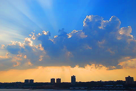 NY-Hudson_River-Sun_Behind_Clouds-01 (5).JPG