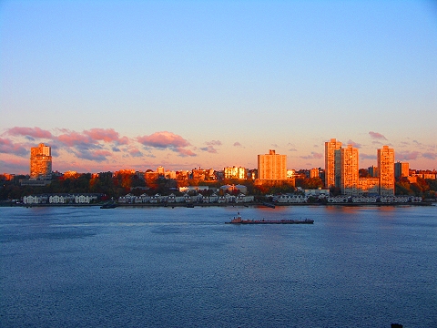 NY-Hudson_River_Sunrise-Fall_Foliage-01.JPG