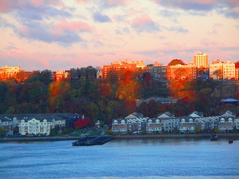 NY-Hudson_River_Sunrise-Fall_Foliage-02.JPG
