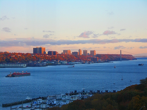 NY-Hudson_River_Sunrise-Fall_Foliage-04.JPG