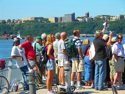 NY-Hudson_River-Tug_Boat_Race-Labor_Day-07.JPG