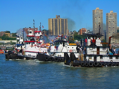 NY-Hudson_River-Tug_Boat_Race-Labor_Day-09.JPG