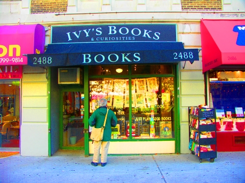 NY-Ivys_Bookstore_and_Murder_Ink-on_Broadway-03.jpg