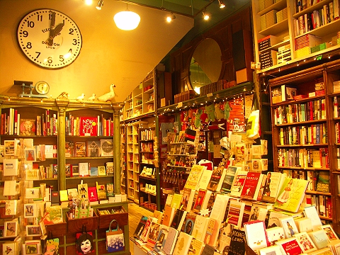 NY-Ivys_Bookstore_and_Murder_Ink-on_Broadway-06.jpg