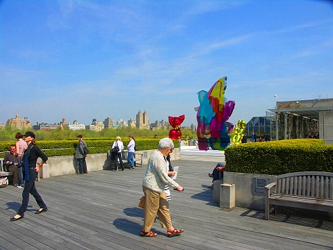 NY-Jeff_Koons_on_the_Roof-Metropolitan_Museum_of_Art-07.JPG