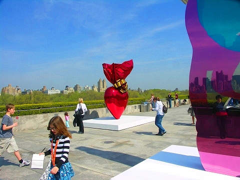 NY-Jeff_Koons_on_the_Roof-Metropolitan_Museum_of_Art-10.JPG