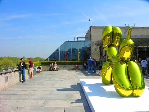 NY-Jeff_Koons_on_the_Roof-Metropolitan_Museum_of_Art-11.JPG