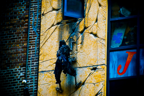 NY-Jekyll_and_Hyde_Club_Gargoyles-04.jpg