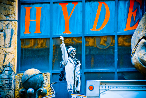 NY-Jekyll_and_Hyde_Club_Gargoyles-09.jpg