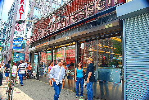 NY-LES-People_Watching-Lower_Eastside-09-Katz_Deli.JPG