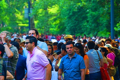 NY-Lining _up_for_Bon_Jovi_Concert-Central_Park-02.JPG