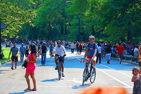 NY-Lining _up_for_Bon_Jovi_Concert-Central_Park-15.JPG