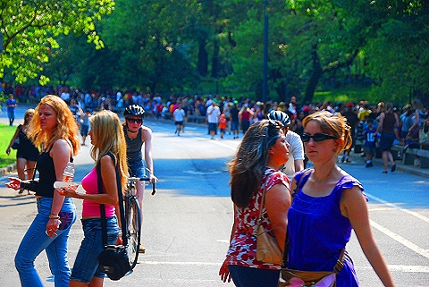 NY-Lining _up_for_Bon_Jovi_Concert-Central_Park-18.JPG