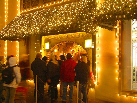 NY-Lord_and_Taylor-Christmas_Windows-20072.JPG