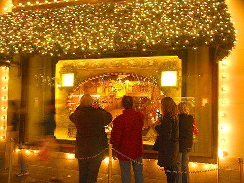 NY-Lord_and_Taylor-Christmas_Windows-20073.JPG