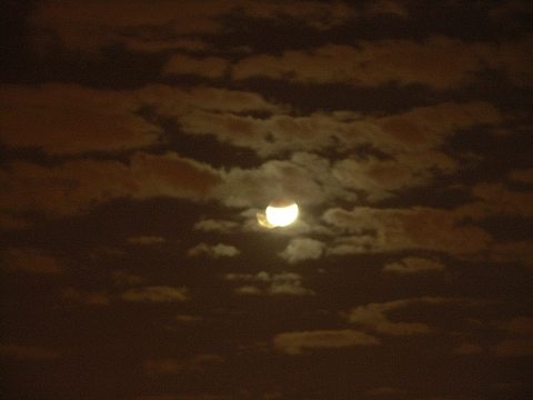 NY-Lunar_Eclipse-Hudson_River-August-28-2007-06.JPG