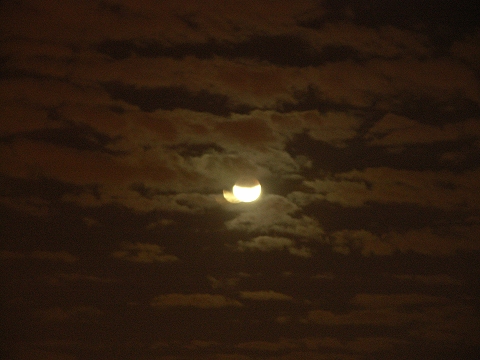 NY-Lunar_Eclipse-Hudson_River-August-28-2007-09.JPG