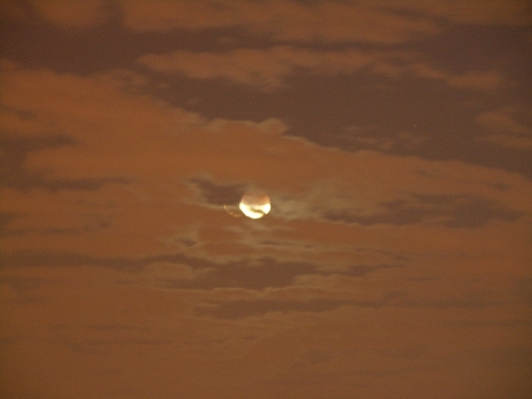 NY-Lunar_Eclipse-Hudson_River-August-28-2007-11.JPG