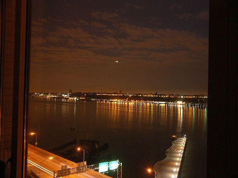 NY-Lunar_Eclipse-Hudson_River-August-28-2007-16.JPG
