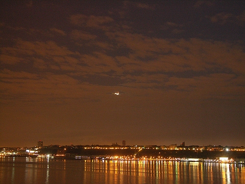 NY-Lunar_Eclipse-Hudson_River-August-28-2007-17.JPG