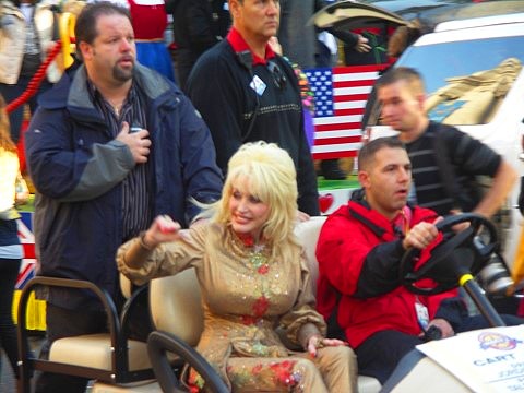 NY-Macys_Day_Parade-2007-Dolly_Parton.jpg