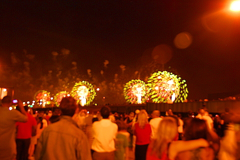 NY-Macys_Fireworks_July_4th_Hudson_River-05.JPG