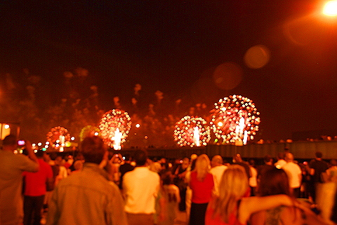 NY-Macys_Fireworks_July_4th_Hudson_River-06.JPG