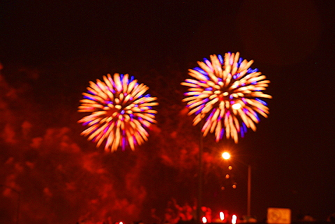 NY-Macys_Fireworks_July_4th_Hudson_River-15.JPG