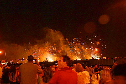 NY-Macys_Fireworks_July_4th_Hudson_River-16.JPG