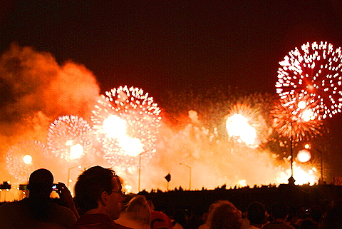 NY-Macys_Fireworks_July_4th_Hudson_River-20.JPG