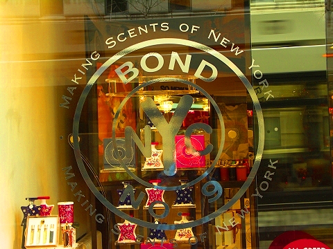 NY-Madison_Avenue-Upper_Eastside-Christmas_Windows-Bond_NYC-01.jpg