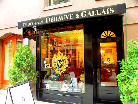 NY-Madison_Avenue-Upper_Eastside-Christmas_Windows-Debauve_Gallais_Chocalats-01.jpg