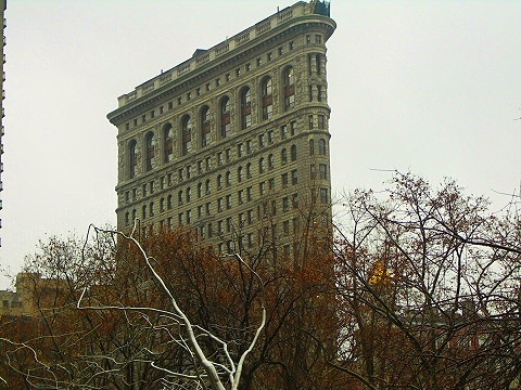 NY-Madison_Square_Park-06-Flatiron_Building.JPG