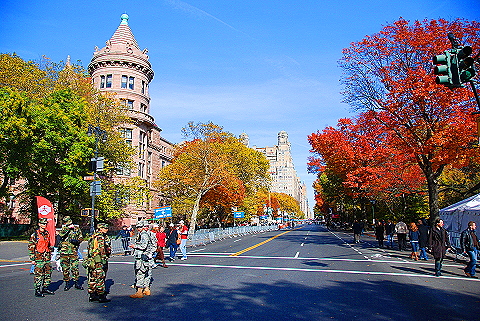 NY-Marathon_Finishers_Area-Cenral_Park_West-2008-02.JPG