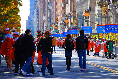NY-Marathon_Finishers_Area-Cenral_Park_West-2008-06.JPG