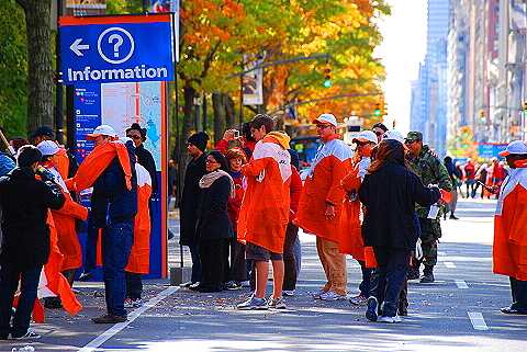 NY-Marathon_Finishers_Area-Cenral_Park_West-2008-07.JPG