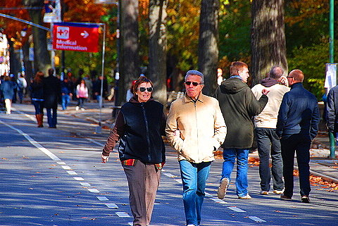 NY-Marathon_Finishers_Area-Cenral_Park_West-2008-11.JPG