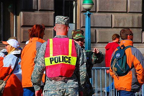 NY-Marathon_Finishers_Area-Cenral_Park_West-2008-21.JPG