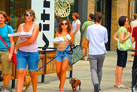 NY-Meatpacking_District-People_Watching-02.JPG
