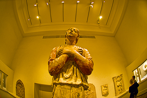 NY-Metropolitan_Museum_of_Art-06-Statues.jpg